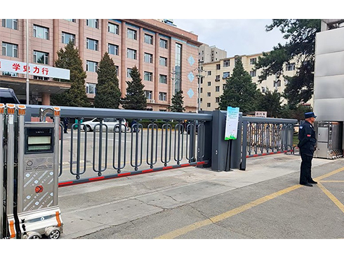 呼和浩特市供電局 空降門、車輛識(shí)別安裝完畢